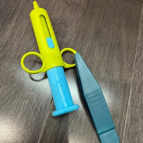 Colorful Toy Syringe and Tweezers Set Doctor Pretend Play Toddler Kids - Picture 5 of 5